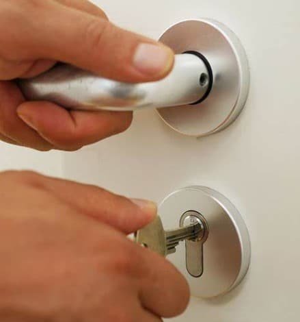 Tukang Kunci Pintu Panggilan Terdekat